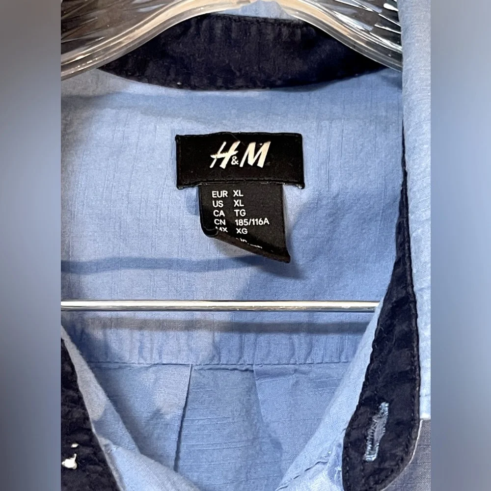 H & M Blue Short Sleeve Button Up Blue & White Tie Dye Shirt Size XL - Picture 5 of 6
